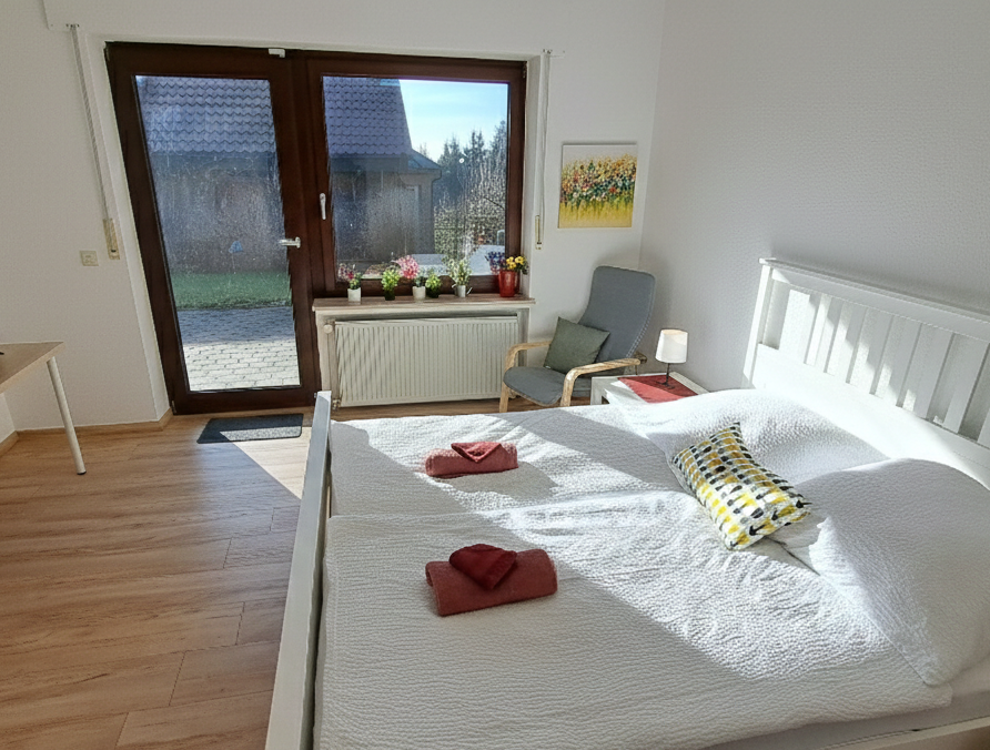 Second Bedroom with King-size bed (180 x 200)